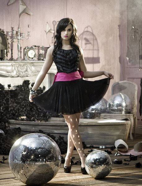 104238-xcitefun-demi-lovato-album-photo-shoot-3