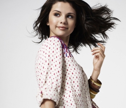 selena-gomez-retro-glamorrous-photo-shoot-1